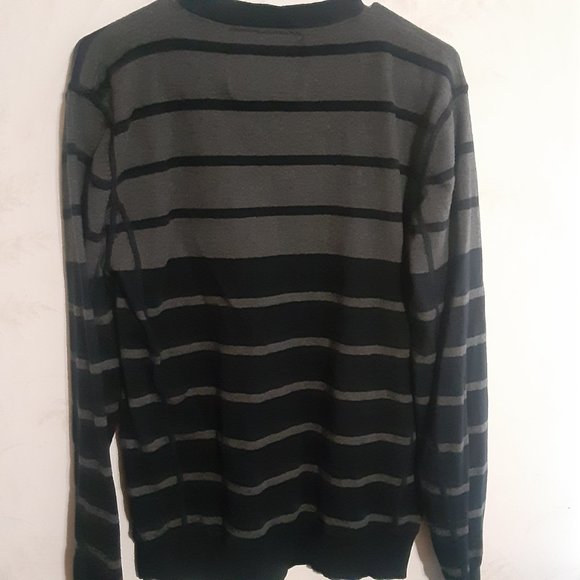 Buckle Black No. 48 Athletic Fit Men's Sweater in Size L - Picture 2 of 5